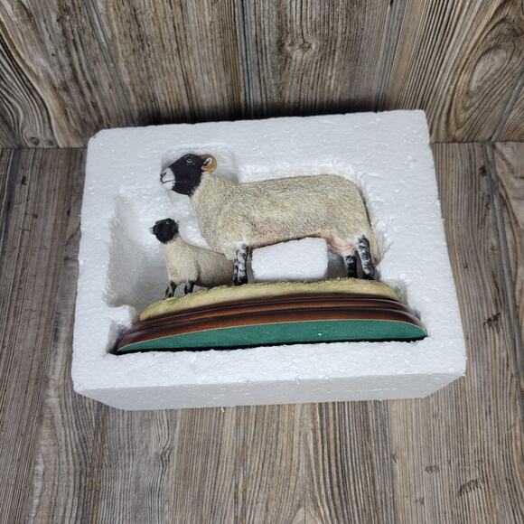 Vintage Border Fine Arts 1994 Swaledale Ewe & Lamb Figurine - Picture 2 of 7